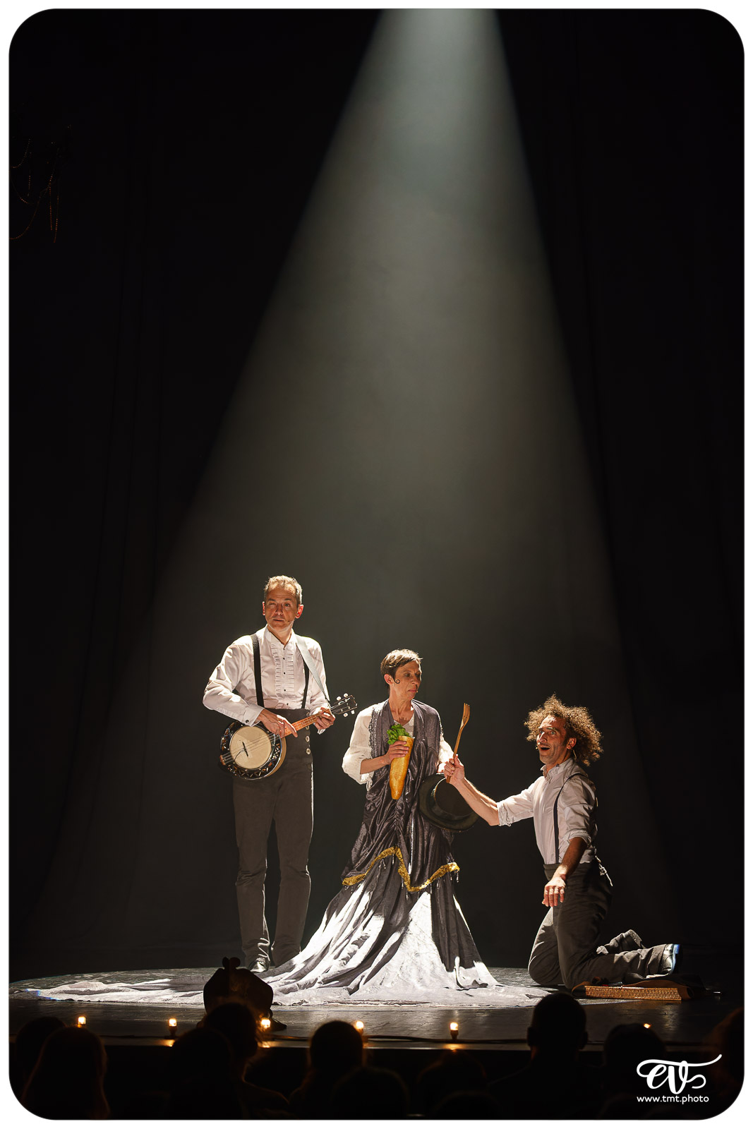 LA CLAQUE (FRED RADIX)